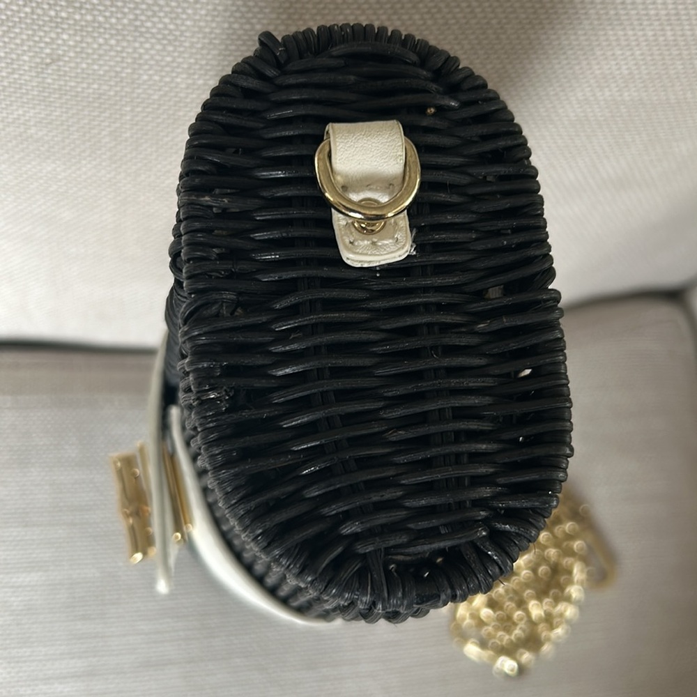 CLUTCH Black Rattan & Ivory Leather with Detachable Goldtone chain Lined EUC - Picture 9 of 14